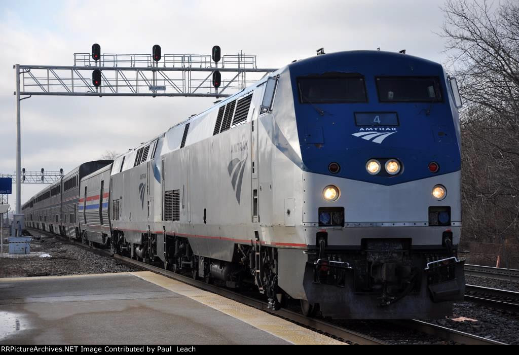 "Southwest Chief" rolls east